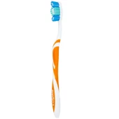 Colgate Üçlü Etki Orta Diş Fırçası thumbnail 2
