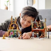 LEGO Harry Potter 76388 Hogsmeade Village Visit thumbnail 3
