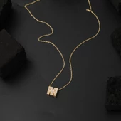 Taşlı M Harfli Minimal Altın Harf Kolye thumbnail 4