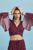 Çiçekli Desenli İspanyol Kol Crop Bluz thumbnail 3