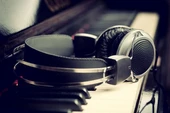 Headphones - Kanvas Tablo thumbnail 2