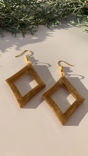 Gold Renk Simli Gold Aksesuarlı Karo İçi Boş Şekil Epoksi Küpe El Yapımı Hediyelik ürün görseli 1