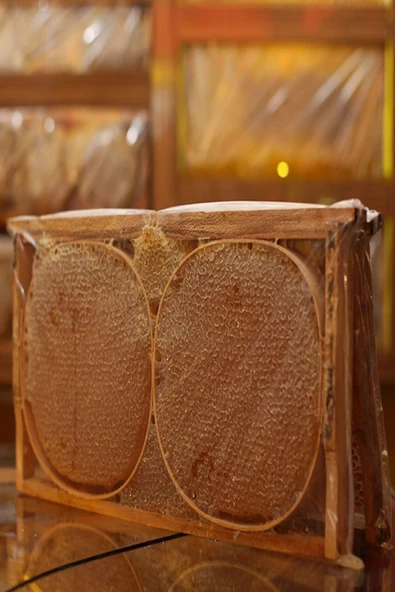 ONAY YÖRESEL ÜRÜNLER   Organik Saf Karakovan Petek Balı 1 kg ürün görseli 1