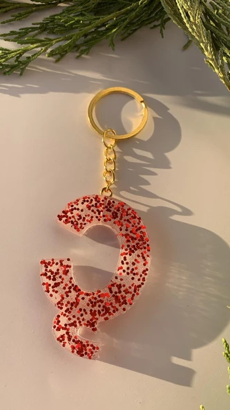 Ç Harfi Kırmızı Simli Pullu Gold Aksesuarlı Epoksi Anahtarlık El Yapımı Epoksi Hediyelik ürün görseli 1