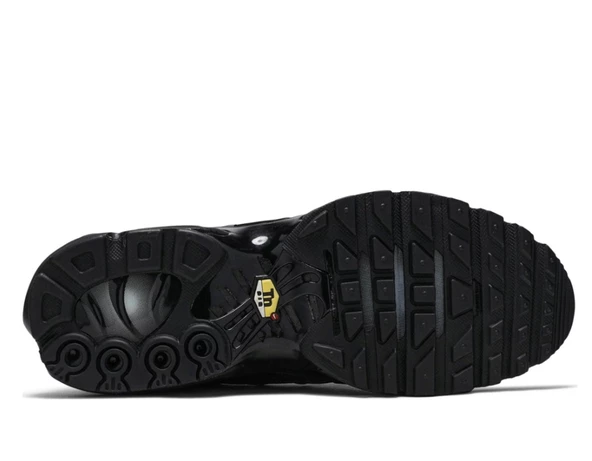 PTTAVM: Nike Air Max Plus Triple Black