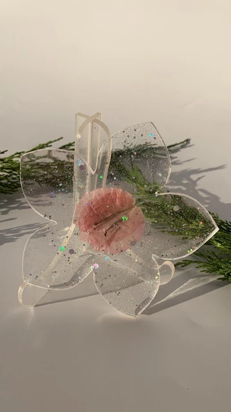 Şeffaf Epoksiye İçinde Gümüş Glitter Ve Begonvil Süslü Menekşe Şekil Bardak Altlığı El Yapımı ürün görseli 1