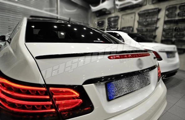 Mercedes W207 E Coupe Uyumlu PianoBlack Spoiler 2010-2016 ürün görseli 1