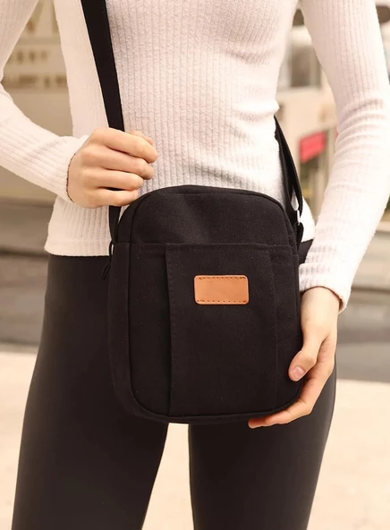 Unique Siyah Tek Fermuarlı Ön Cepli Ayarlanabilir Çapraz Askılı Unisex Omuz Çantası ürün görseli 1