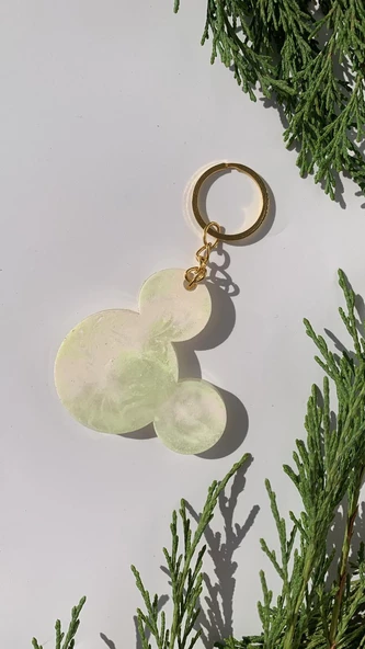 Beyaz Sarı Ebruli Renkli Gold Aksesuarlı Mickey Mouse Epoksi Anahtarlık El Yapımı Hediyelik ürün görseli 1