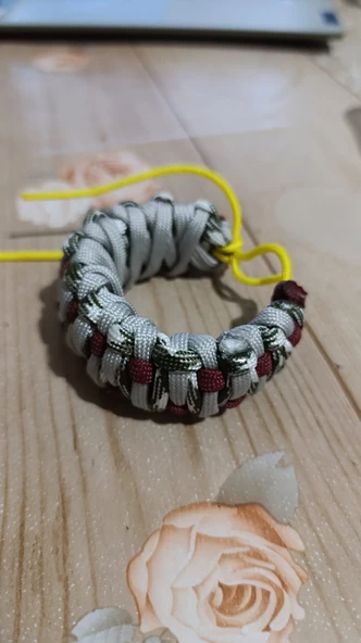 SELANOGLUDESİGN - Koyu ve sade renkli paracord bileklik ürün görseli 1
