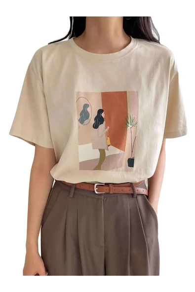 Kadın Bej Kadın Figür Baskılı Oversize Bisiklet Yaka T-Shirt ürün görseli 1