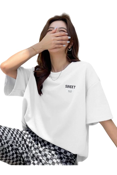 Unisex Beyaz Sweet Baskılı Oversize Tshirt ürün görseli 1
