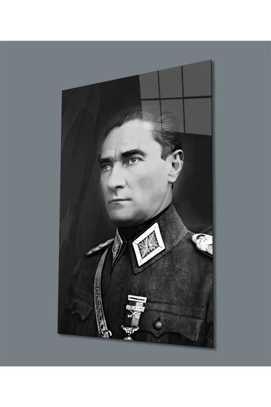 AlpiLeo Siyah Beyaz Atatürk Üniformalı Alp Özel Cam Tablo ürün görseli 1