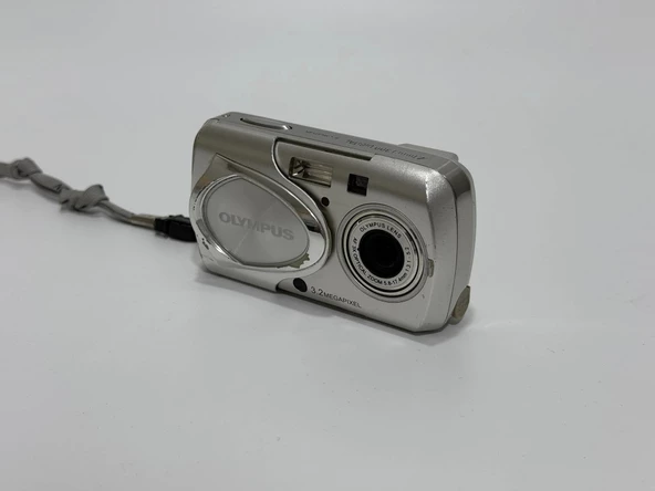 Olympus Stylus 300 3.2MP Kompakt Dijital Fotoğraf Makinesi 2.El ürün görseli 1