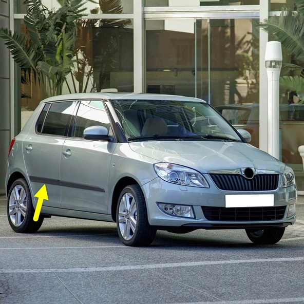 Skoda Fabia 2011-2014 Sağ Arka Kapı Çıtası Düz 5J6853754 ürün görseli 1
