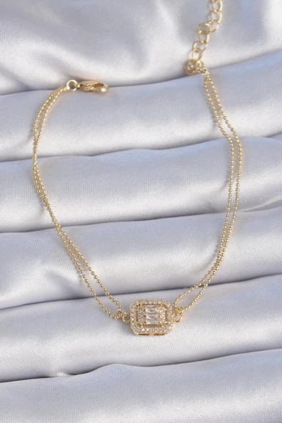 Pirinç Gold Renk Zirkon Taşlı Kare Model Kadın Bileklik ürün görseli 1