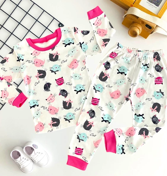 Neşeli Bebekler Kedicikler Desen Pijama Takımı ürün görseli 1
