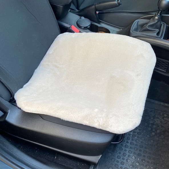Yumuşak Tüylü Peluş Serme Oto Koltuk Koruyucu Minder Ön Tekli Bej ürün görseli 1