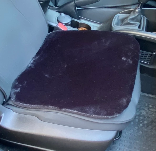 Yumuşak Tüylü Peluş Serme Oto Koltuk Koruyucu Minder Ön Tekli Siyah ürün görseli 1