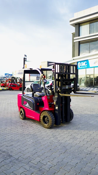2 TON AKÜLÜ 0 FORKLİFT 4,5M LİTYUM ürün görseli 1