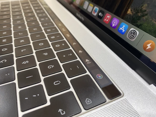 PTTAVM: MacBook Pro 15'' 2018 (A1990) İ7 16GB RAM 256GB SSD Gümüş