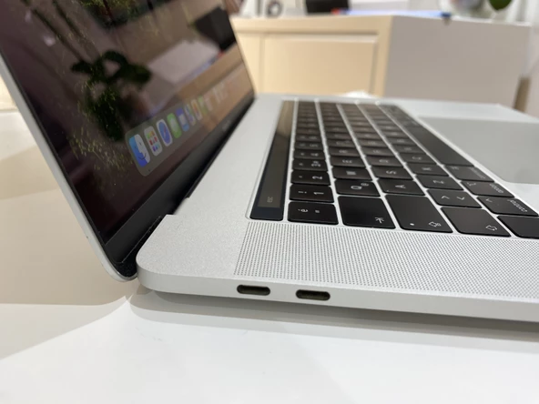 PTTAVM: MacBook Pro 15'' 2018 (A1990) İ7 16GB RAM 256GB SSD Gümüş
