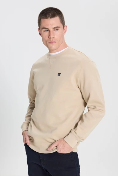 Wrangler W242726614 Bej Erkek İki İplik Üçgen Dış Dikim Bisiklet Yaka Sweat ürün görseli 1