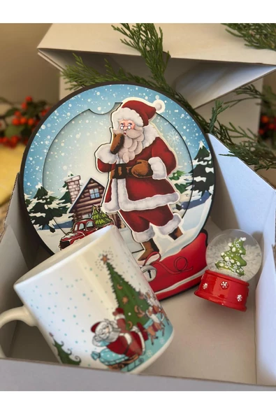 Yılbaşı Özel Noel Baba Desenli Kupa Bardak, Mini Kar Küresi ve Ahşap Pano Hediye Seti ürün görseli 1