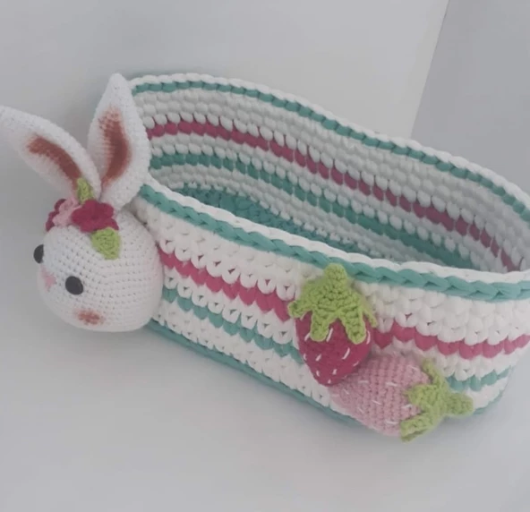 Tavşanlı Çilekli Oyuncak Sepeti Amigurumi Organik Oyuncak ürün görseli 1