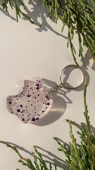 Şeffaf Epoksi İçinde Mor Glitterli Gümüş Aksesuarlı Apple Elma Anahtarlık El Yapımı Hediyelik ürün görseli 1
