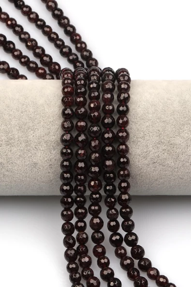 Garnet Doğaltaş Dizi 6 mm Fasetli Küre Kesim ürün görseli 1
