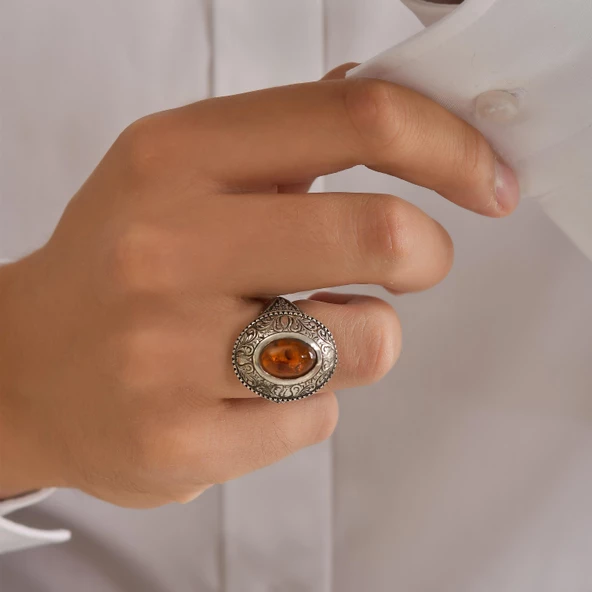 Gümüş Oval Gerçek Kehribar Taşlı Kalemli Erkek Yüzüğü ürün görseli 1