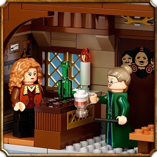 LEGO Harry Potter 76388 Hogsmeade Village Visit - Resim 4