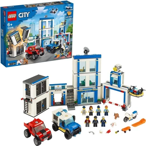 Lego City 60246 Police Station ürün görseli 1