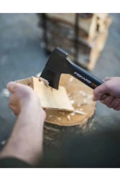 Fiskars X7 Kamp Baltası - Resim 3