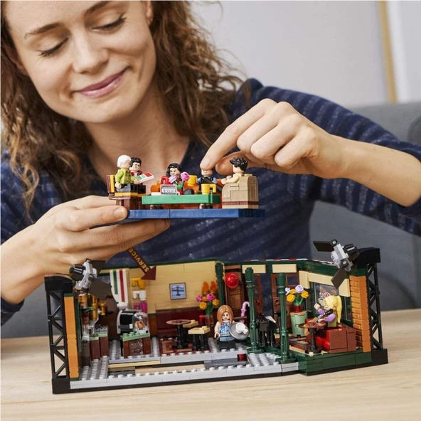 LEGO Ideas 21319 Central Perk Cafe Set (1070 Parça) - Resim 6