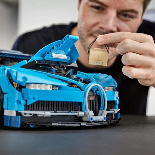 LEGO Technic 42083 Bugatti Chiron Araba (3599 Parça) - Resim 3