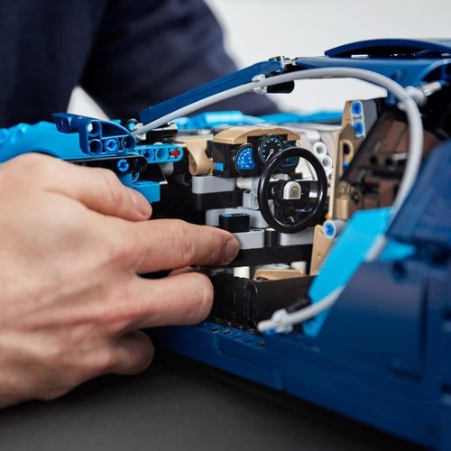 LEGO Technic 42083 Bugatti Chiron Araba (3599 Parça) - Resim 7