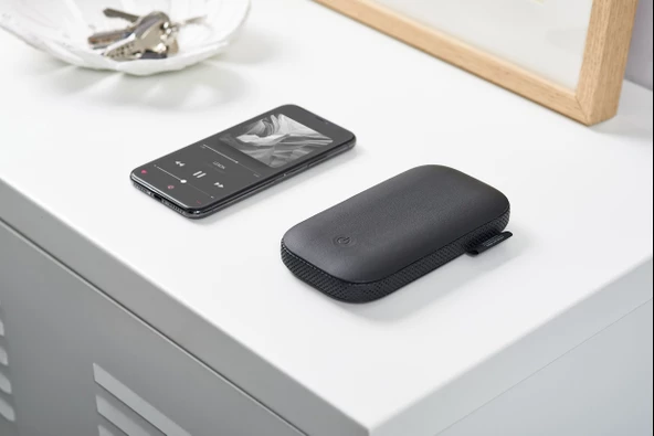 Lexon Powersound Deri Kablosuz Şarj Cihazı ve Bluetooth Hoparlör- Siyah ürün görseli 1