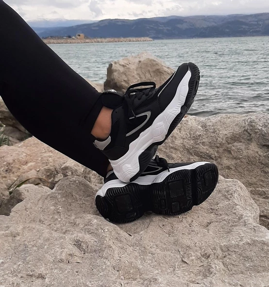 Dunlop 2323 Siyah-Beyaz Renk Fuspetli Kalın Taban Spor Ayakkabı ürün görseli 1