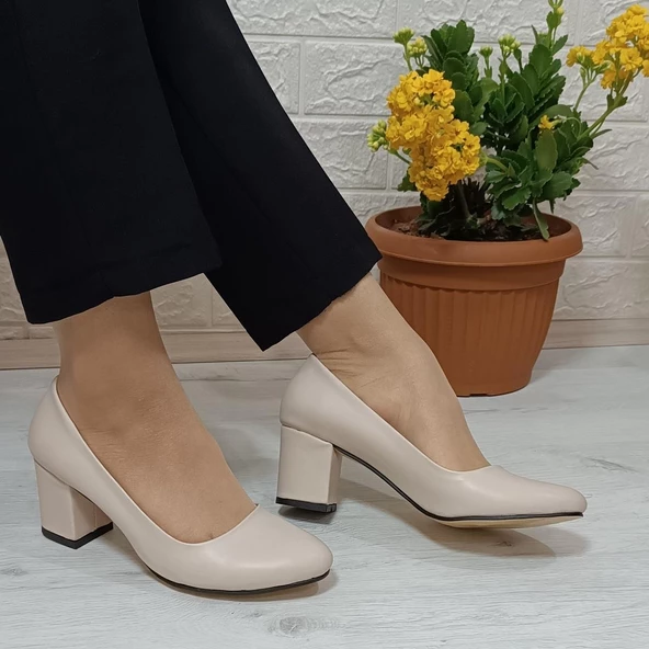 Fiyra 7028 Bej Renk 5cm Kare Topuklu Bayan Stiletto Ayakkabı ürün görseli 1