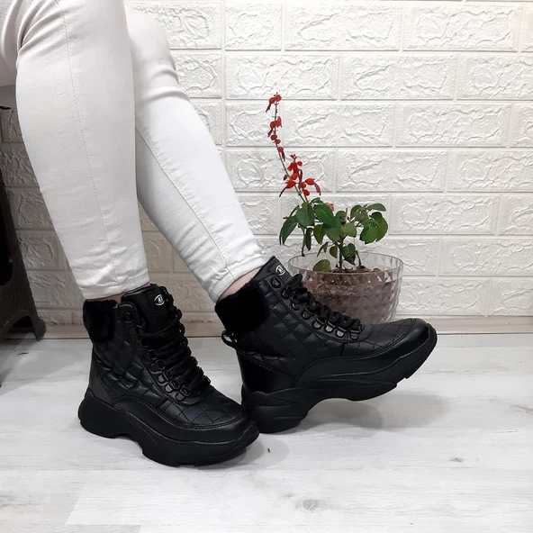 M.P 1408 Siyah Kaymaz Taban 18cm Kısa Bayan Bot ürün görseli 1