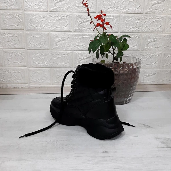M.P 1408 Siyah Kaymaz Taban 18cm Kısa Bayan Bot - Resim 7