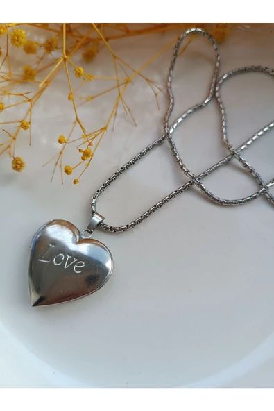 Farklı Tarz Ve Şık Çift Resimli Kalpli Love Yazılı Madalyon Çelik Kolye ürün görseli 1