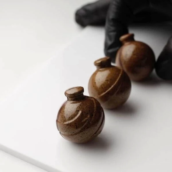Polikarbon Yuvarlak Pralin Çikolata Kalıbı-3584 ürün görseli 1