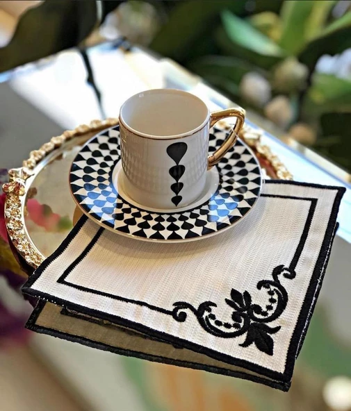 Köşeli Siyah  6lı Kokteyl Kahve Sunum Peçetesi Maraş İşi Sırma Nakış İşlemeli Gardenya Sunumluk ürün görseli 1