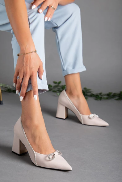 Saten Taşlı Kalın Topuk Ten Kadın Stiletto ürün görseli 1