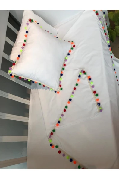 Ponponlu Gökkuşağı Bebek Nevresim Takımı ürün görseli 1