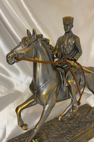 Atatürk At Üzerinde Mustafa Kemal Atatürk Biblosu Yurtta Sulh Cihanda Sulh ürün görseli 1