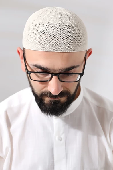 Krem Safir Dantel Detaylı Örme Namaz Takkesi - Resim 4